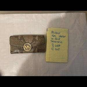 Michael kors wallet